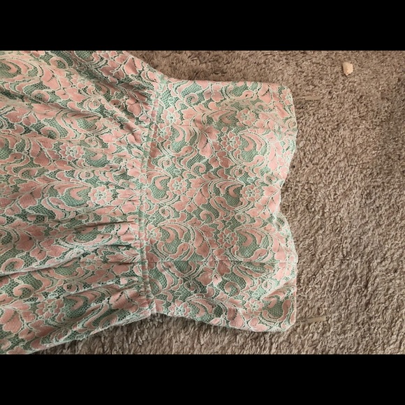 Strapless lace dress - Picture 2 of 3